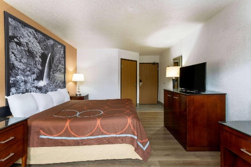 Super 8 by Wyndham The Dalles OR image 1