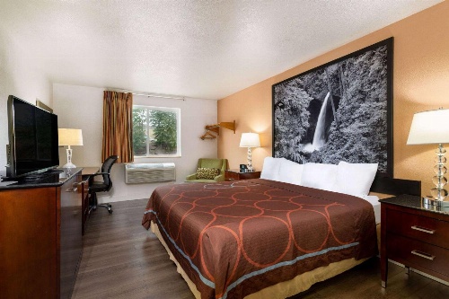 Super 8 by Wyndham The Dalles OR image 2