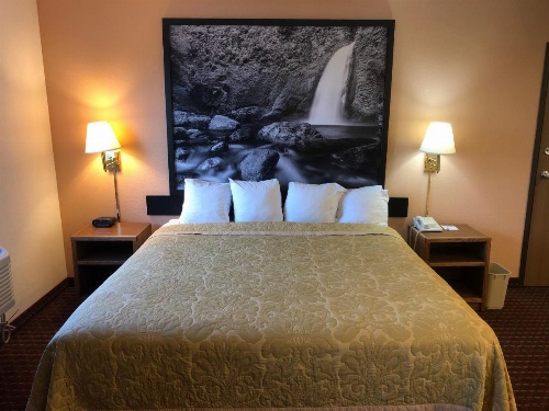 Super 8 by Wyndham The Dalles OR image 25