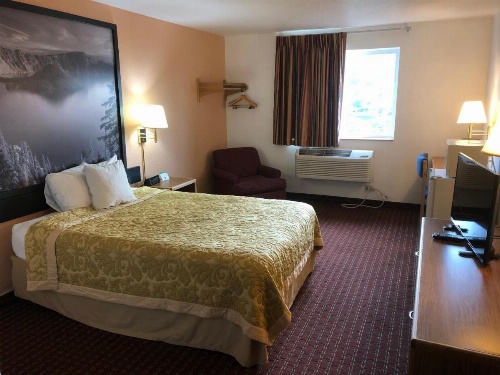 Super 8 by Wyndham The Dalles OR image 31