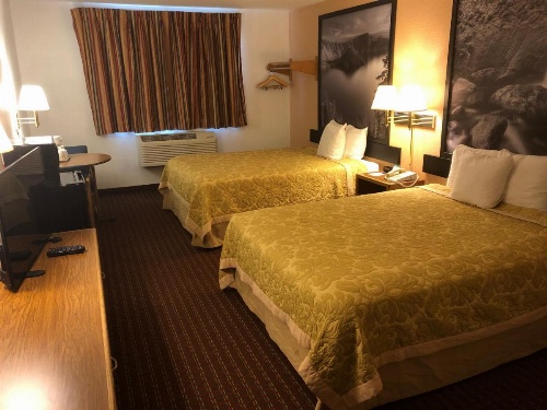 Super 8 by Wyndham The Dalles OR image 34